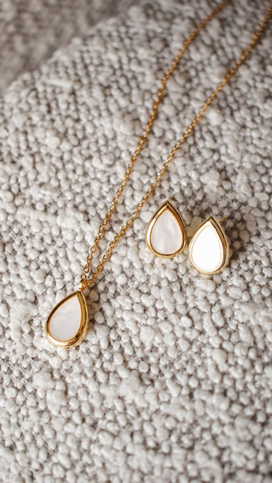 Mother of pearl drop set