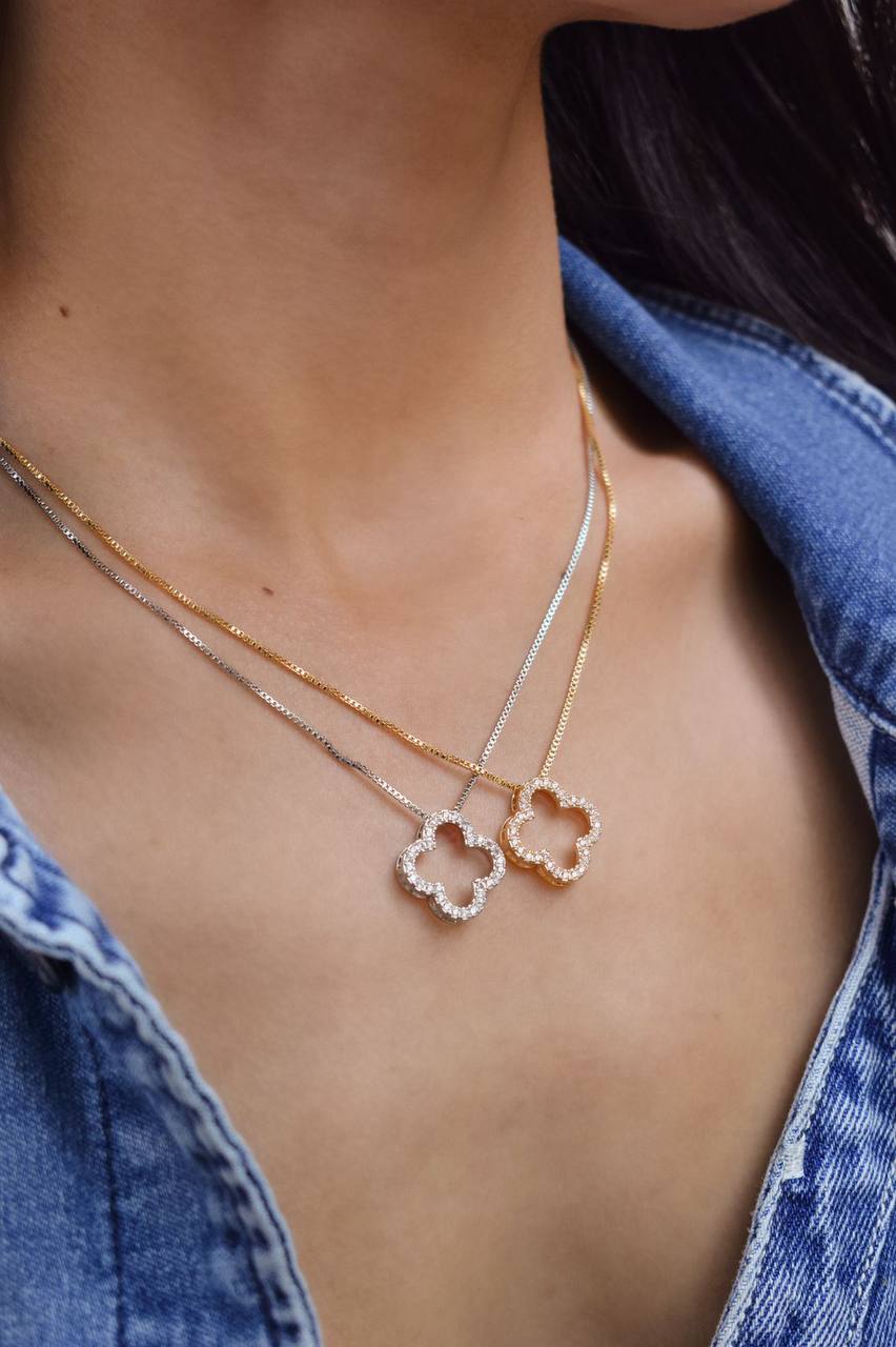 Engraved inspiration clover set