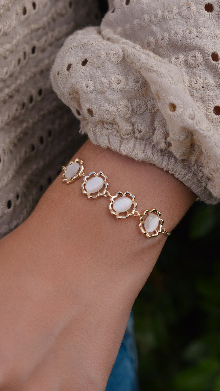 cat's eye stone flower bracelet