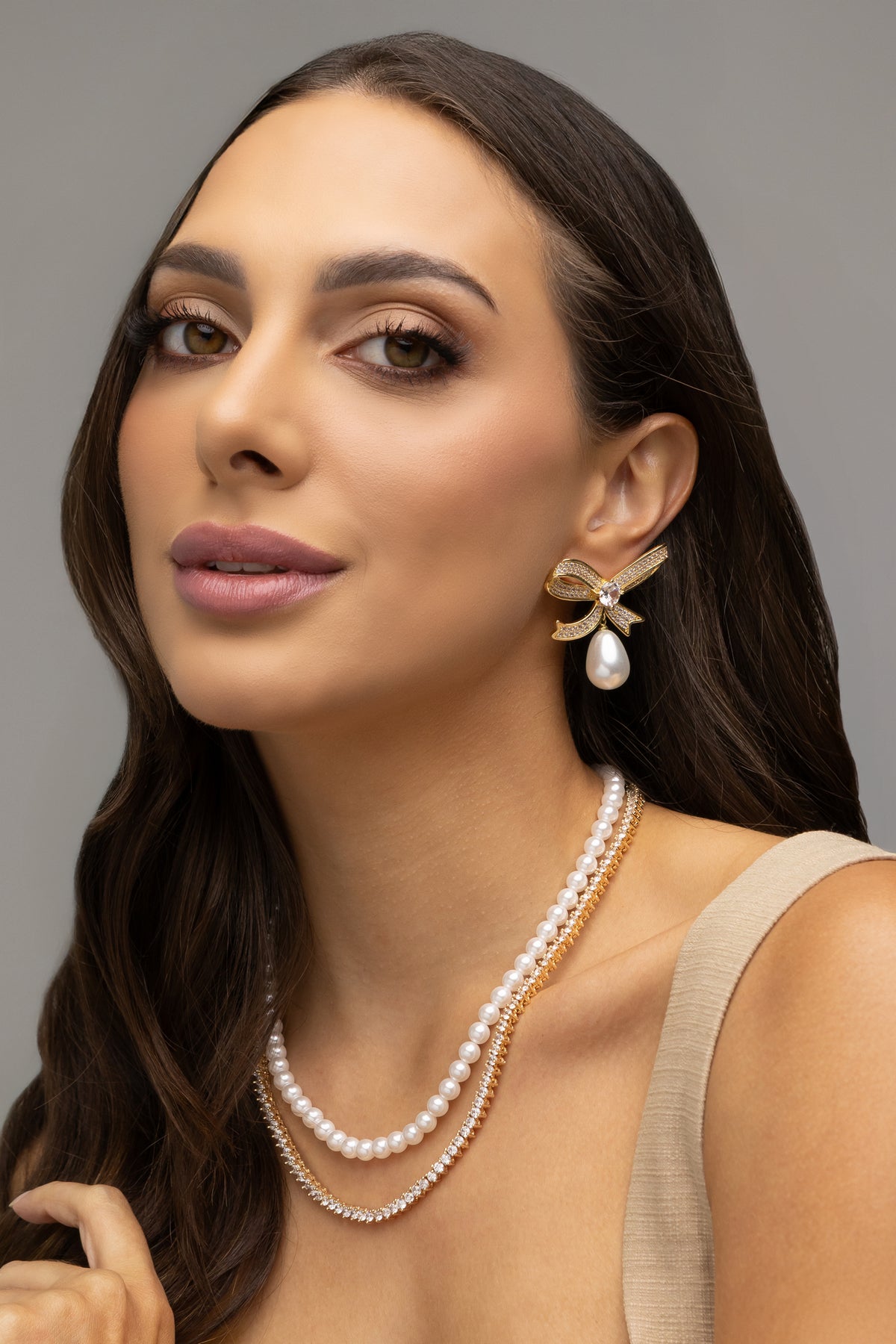 Bow Base Zirconia Earrings