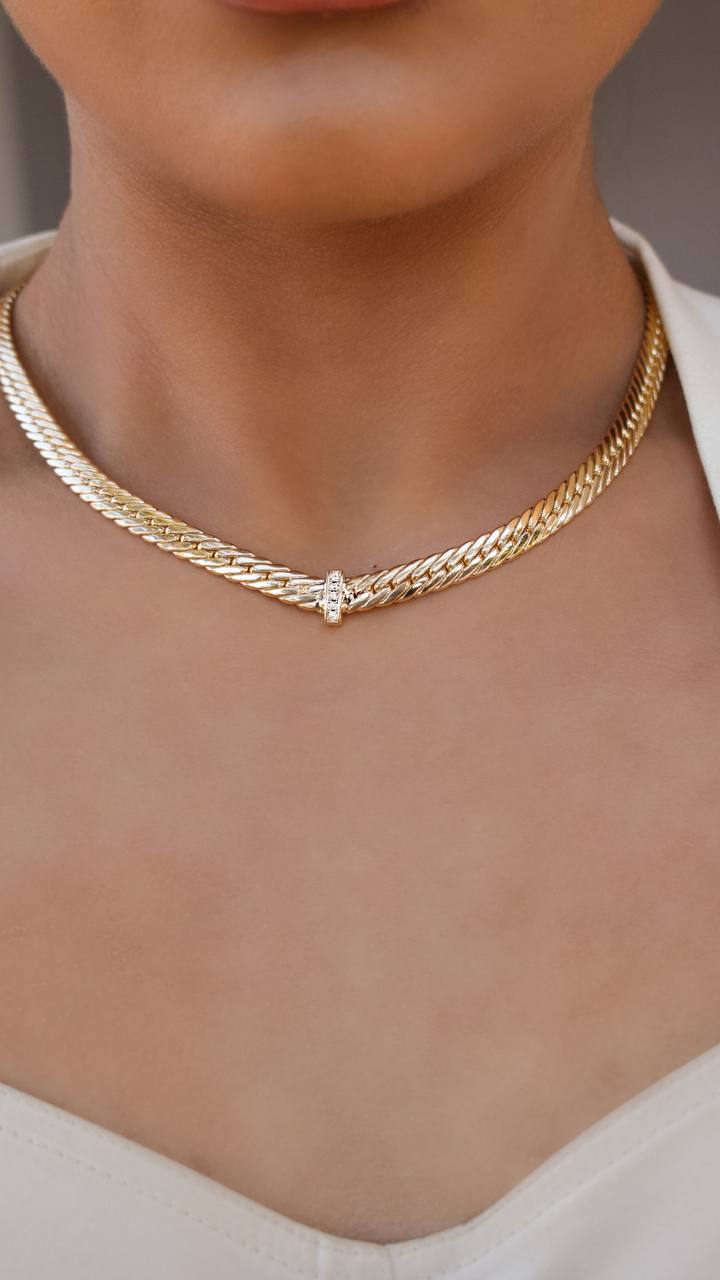 Thick Detailed Light Point Necklace