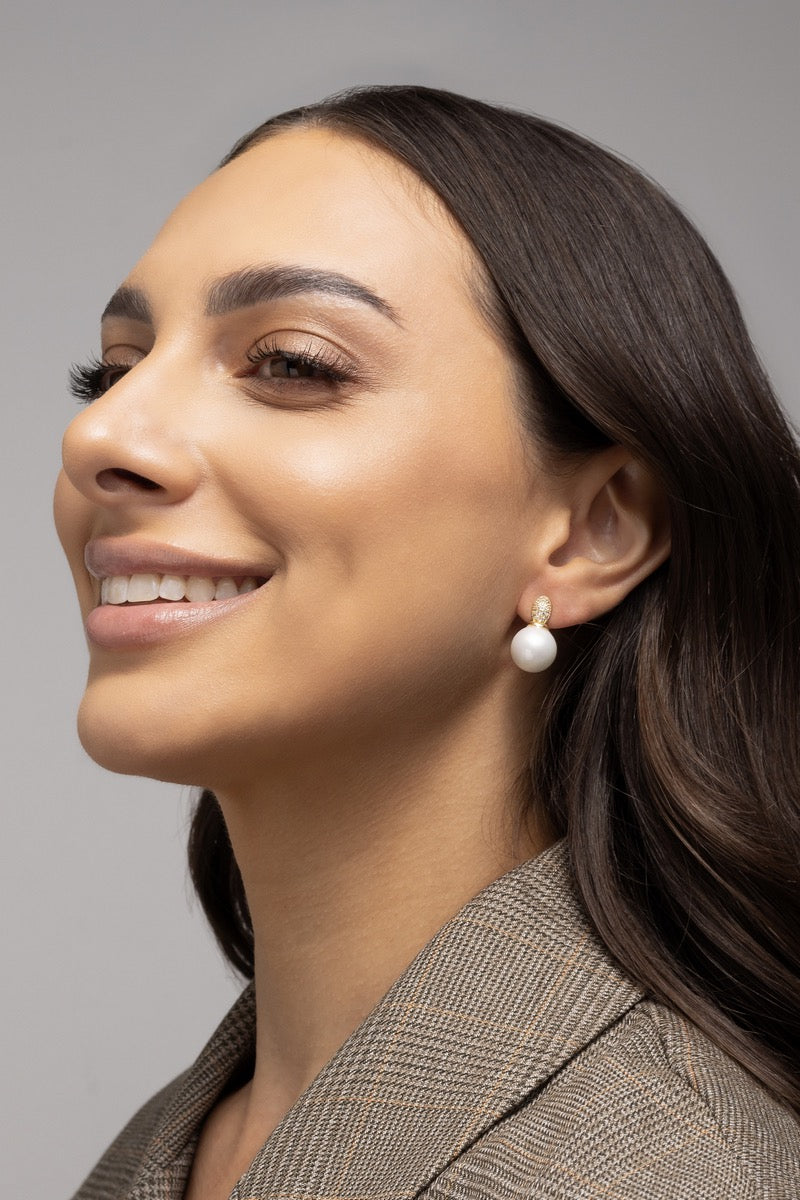 Shell Pearl Zirconia Earrings