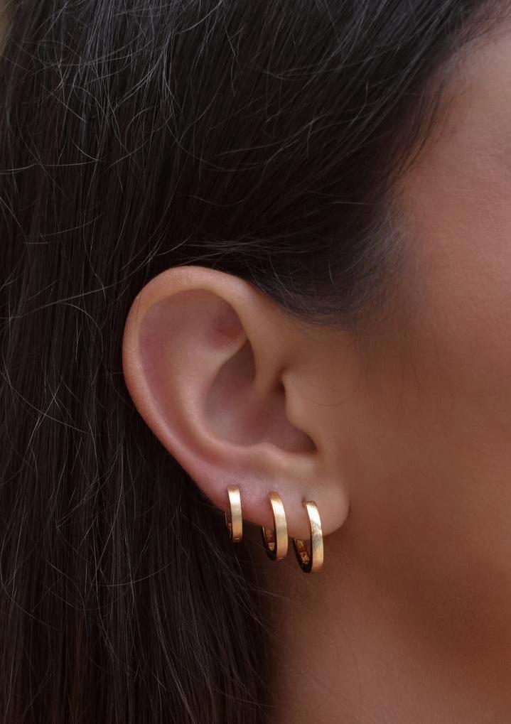 Matte Thin Hoop Earring (M)