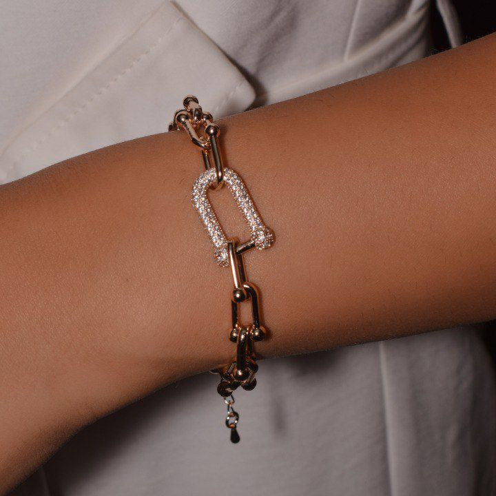 Gold U-Link Chain Bracelet with One Pave Accent Link – Bold and Elegant