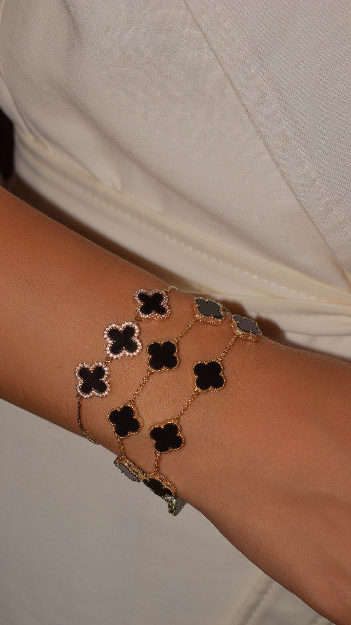 Black Clover Bracelet with Pave Crystal Border – Elegant and Symbolic