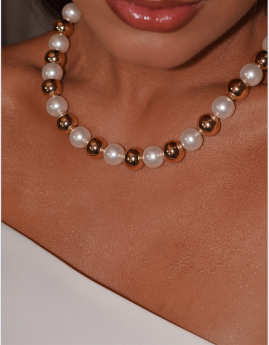 Luxury necklace golden balls with pearls