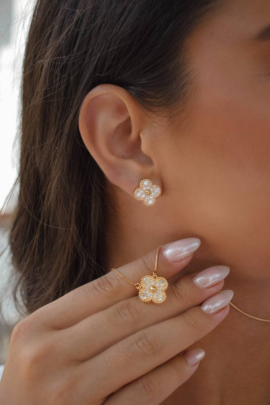 Set of studded clover inspiration