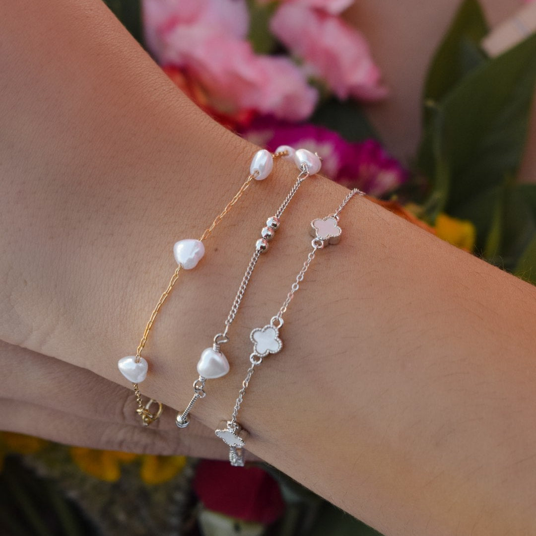 Synthetic pearl heart bracelet