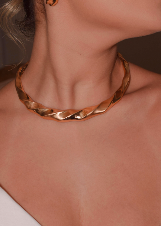 Matte worked necklace and earring set