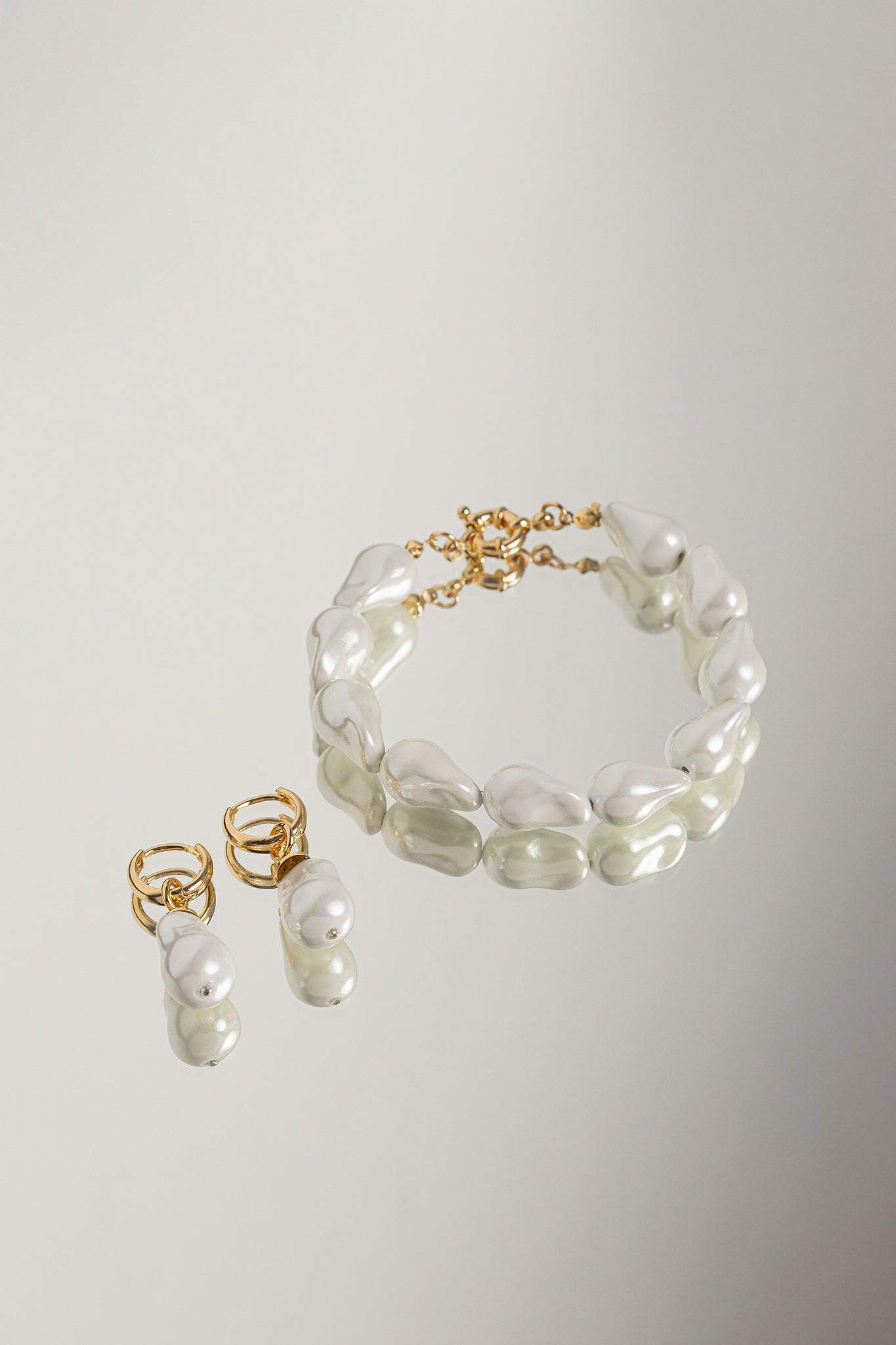 Pearl Shell Bracelet – 19 cm