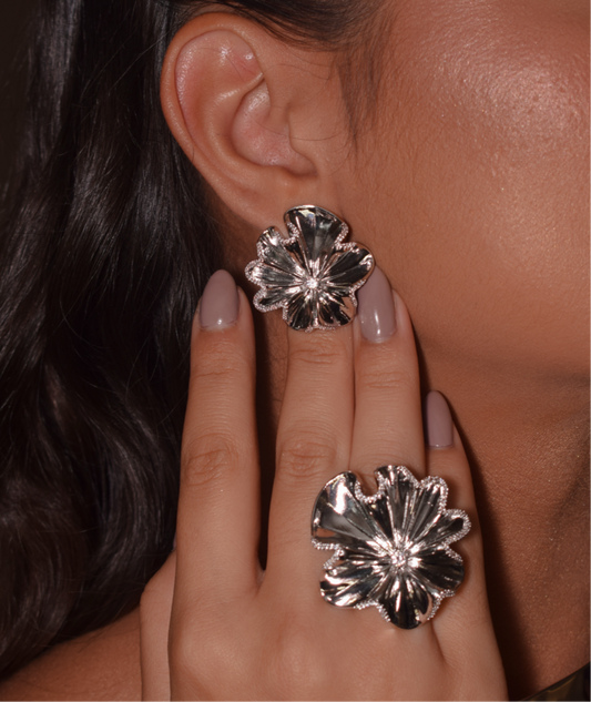 White gold flower ring