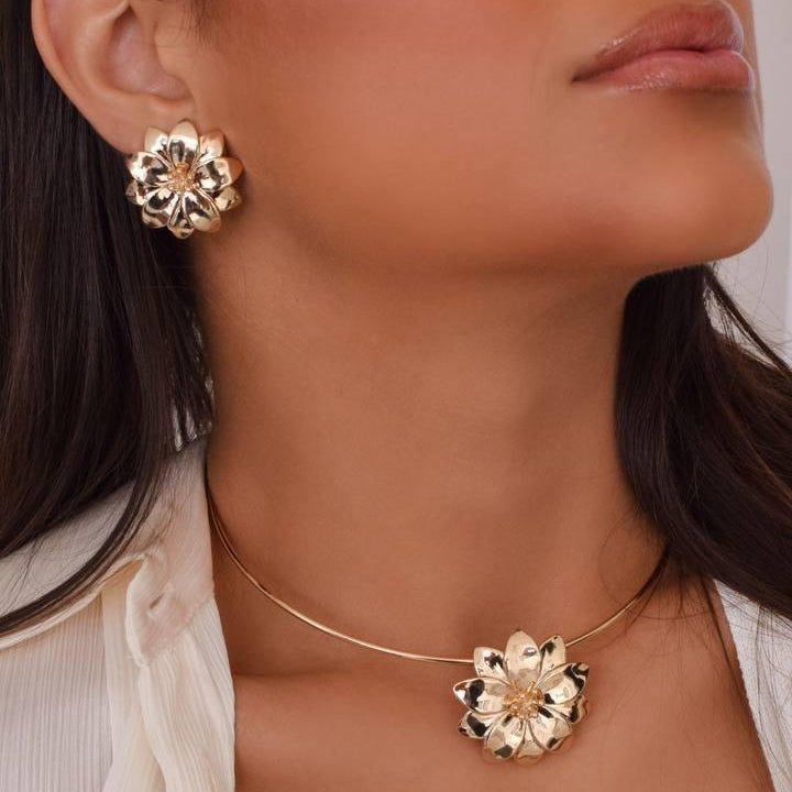 Gold Floral Hoop Necklace Set