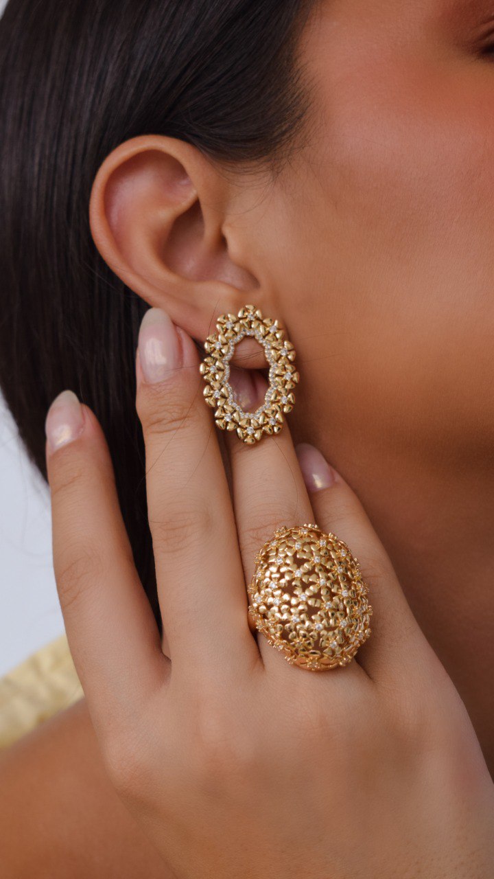Oval ring full of flowers and zirconia