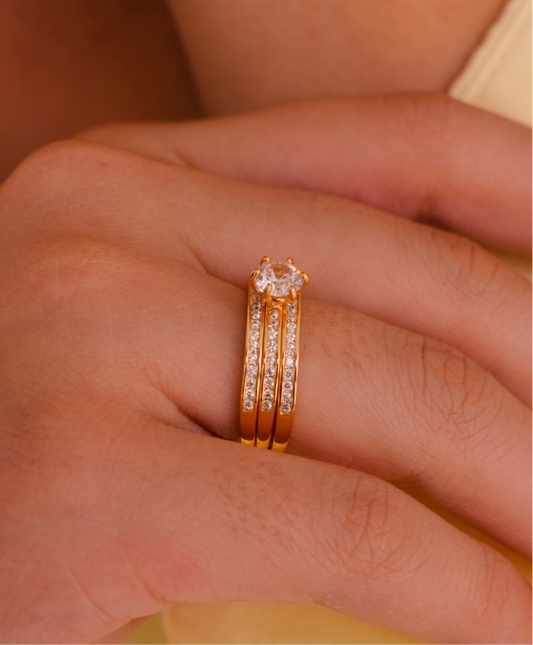 Three-row zirconia ring with stone in the middle