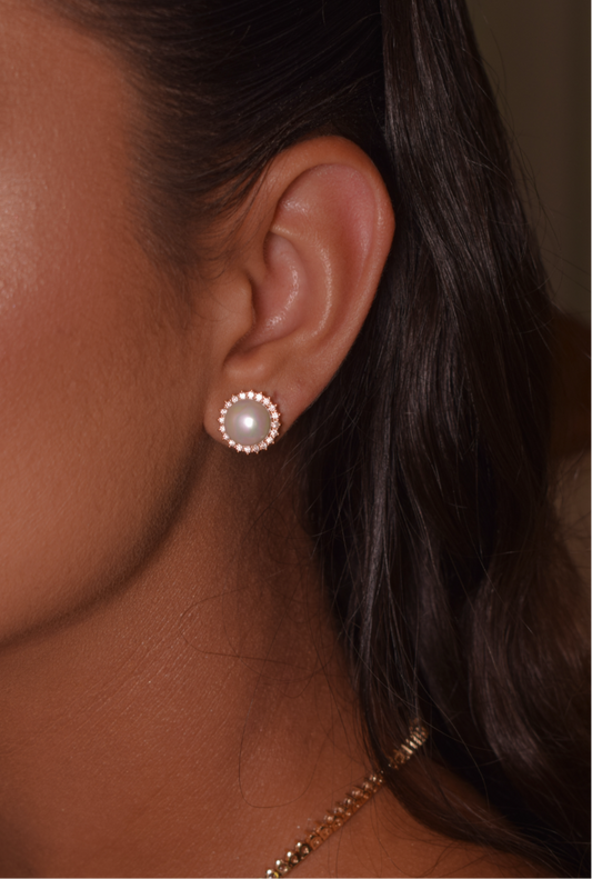 Engraved pearl earring