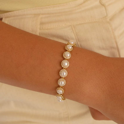 Pearl inspiration bracelet with zirconia