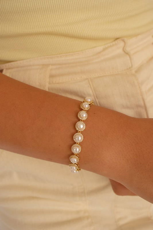 Pearl inspiration bracelet with zirconia