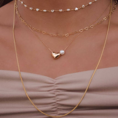 Heart and pearl necklace