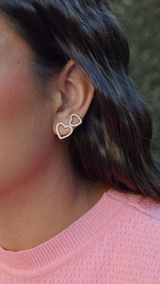 Medium studded earring