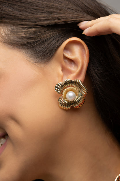 Shell Pearl Flower Earrings