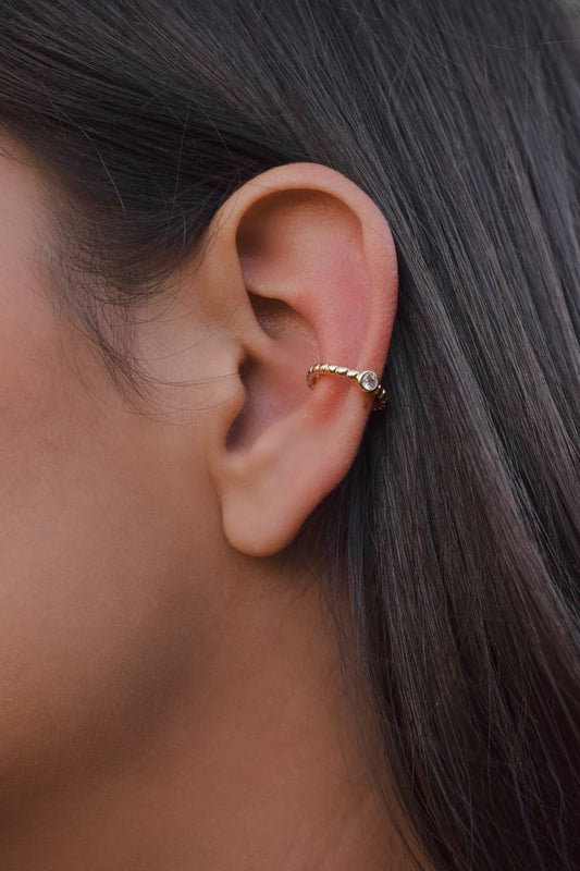 Delicate fake piercing light point