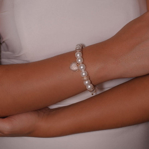 Large pearl bracelet with zirconia