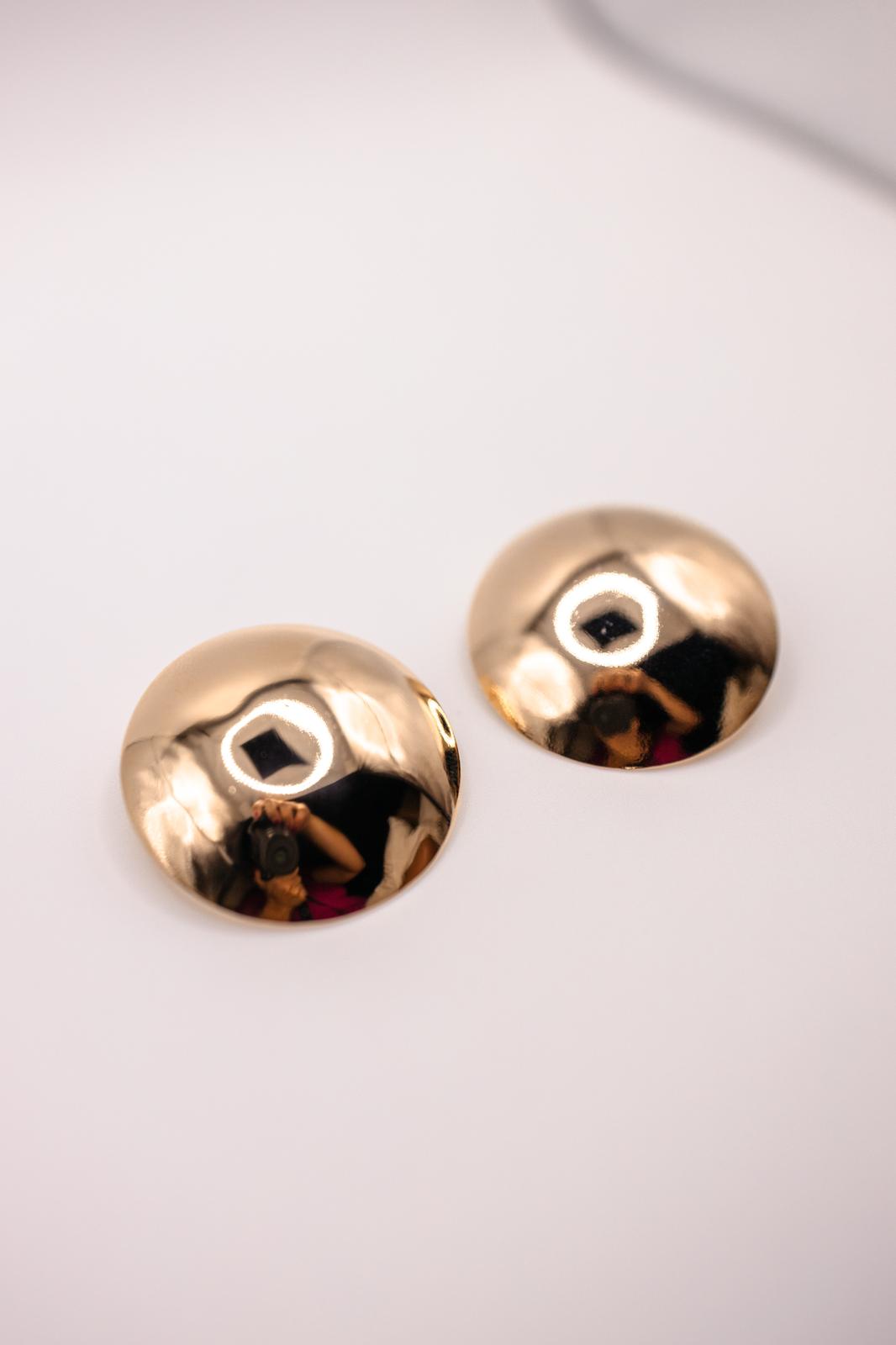 Polished Maxi Button