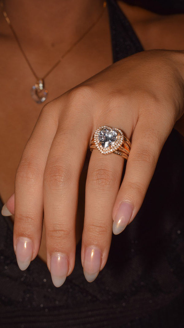 Luxury Heart Zirconia Ring