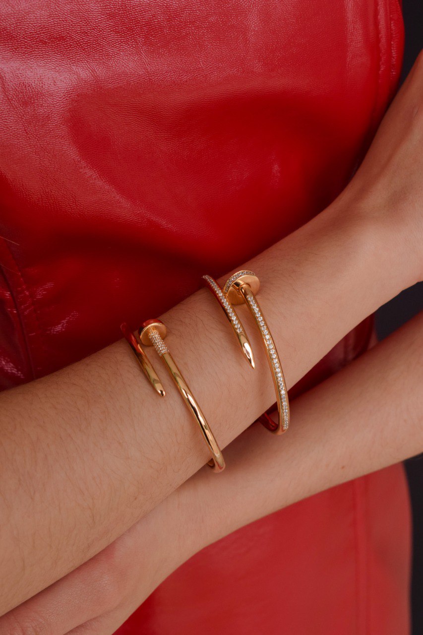 Nail Bracelet with Zirconia Details