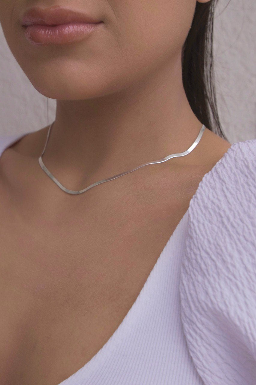 Silver Ribbon Necklace