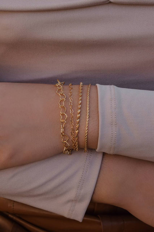 Large Detailed Heart Bracelet