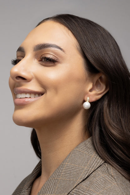 Shell Pearl Zirconia Earrings