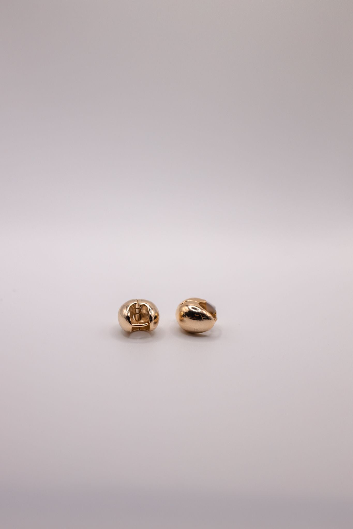 Large Smooth Gold Hoop