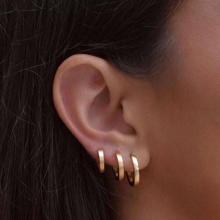 Matte Thin Hoop Earring (L)