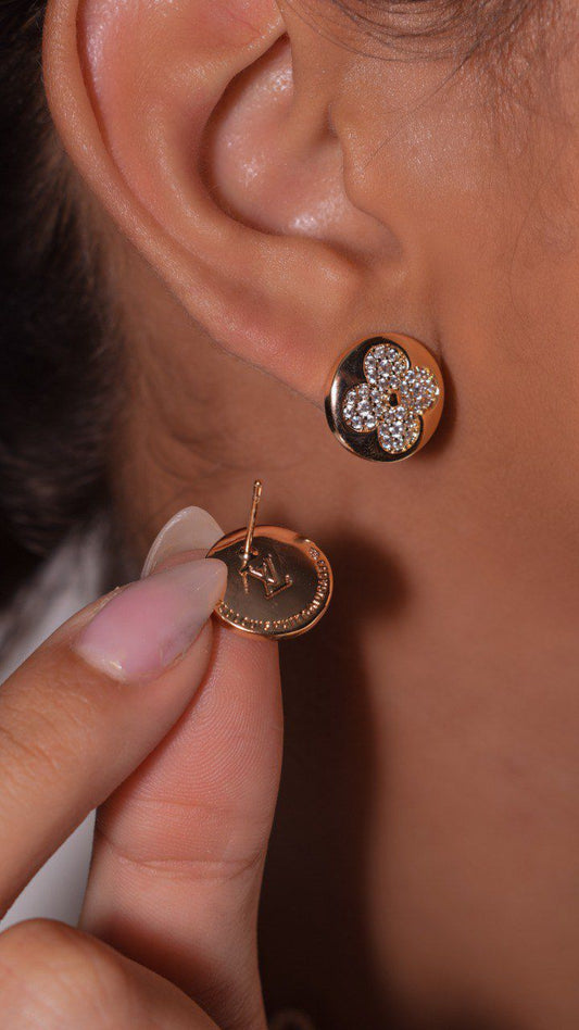Gold Circle Stud Earrings with Pave Clover – Delicate and Elegant