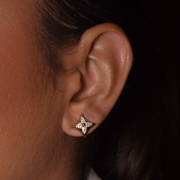 Star-Shaped Clover Stud Earrings with Pave Center – Delicate and Shiny