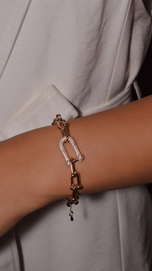 Gold U-Link Chain Bracelet with One Pave Accent Link – Bold and Elegant